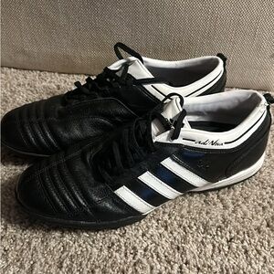 EUC Adidas AdiNova Men’s Soccer Indoor Cleats
